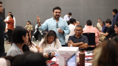 Escuchan propuestas vecinales