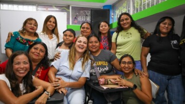 Dzityá estrena Academia Municipal de Inglés