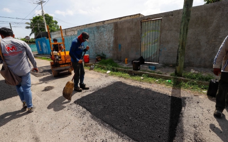 Baches ponen a prueba a Mérida; Ayuntamiento despliega 22 cuadrillas