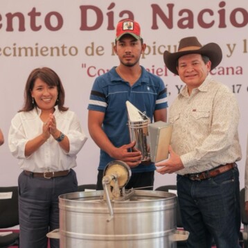 Suman esfuerzos por el campo y el liderazgo apícola