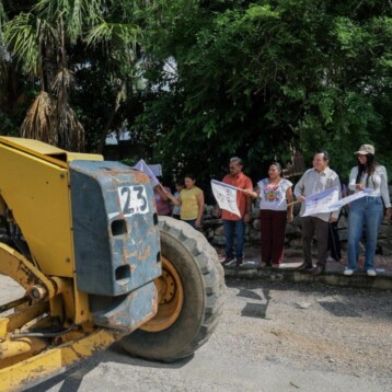 Reconstruyen calles de Kopomá