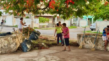 Vecinos recuperan espacios públicos en la colonia Graciano Ricalde