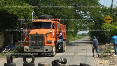 Pobladores de Umán bloquean bancos de materiales tras fatal accidente