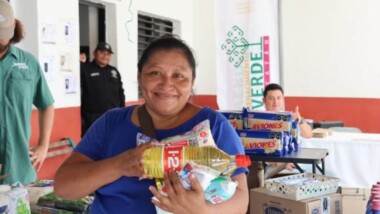 Yucatecos cambian “basura” por despensa