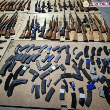 ¡Iban cargados! Detienen a tres con 210 armas ocultas en semirremolques